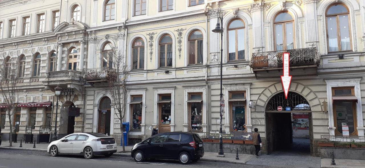 Bright And Cozy Apartment On Aghmashenebeli Avenue Tbilisi Ngoại thất bức ảnh